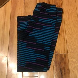 LuLaRoe Tall & Curvy Leggings